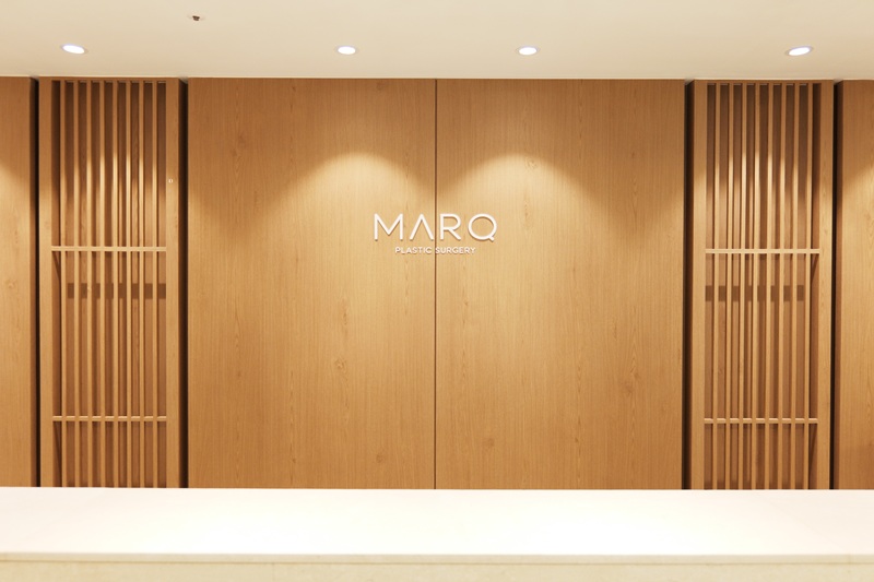 MARQ美容外科 受付